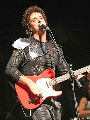 gustavo_cerati_061406_300